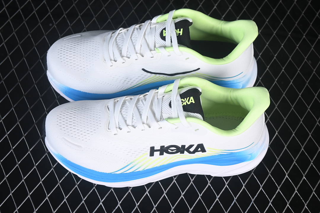 HOKA One One Clifton 11