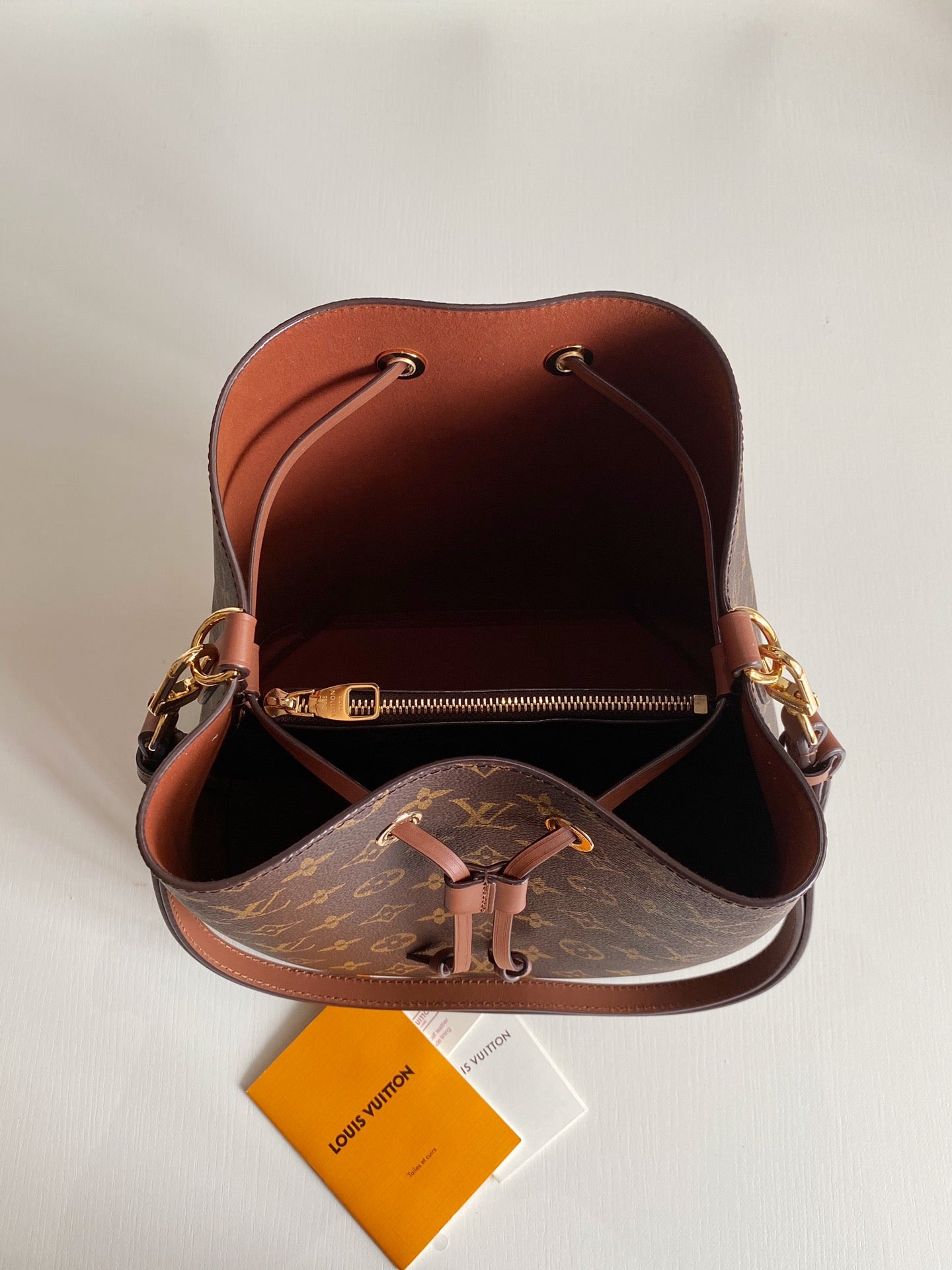 Louis Vuitton Neonoe Mm Brown