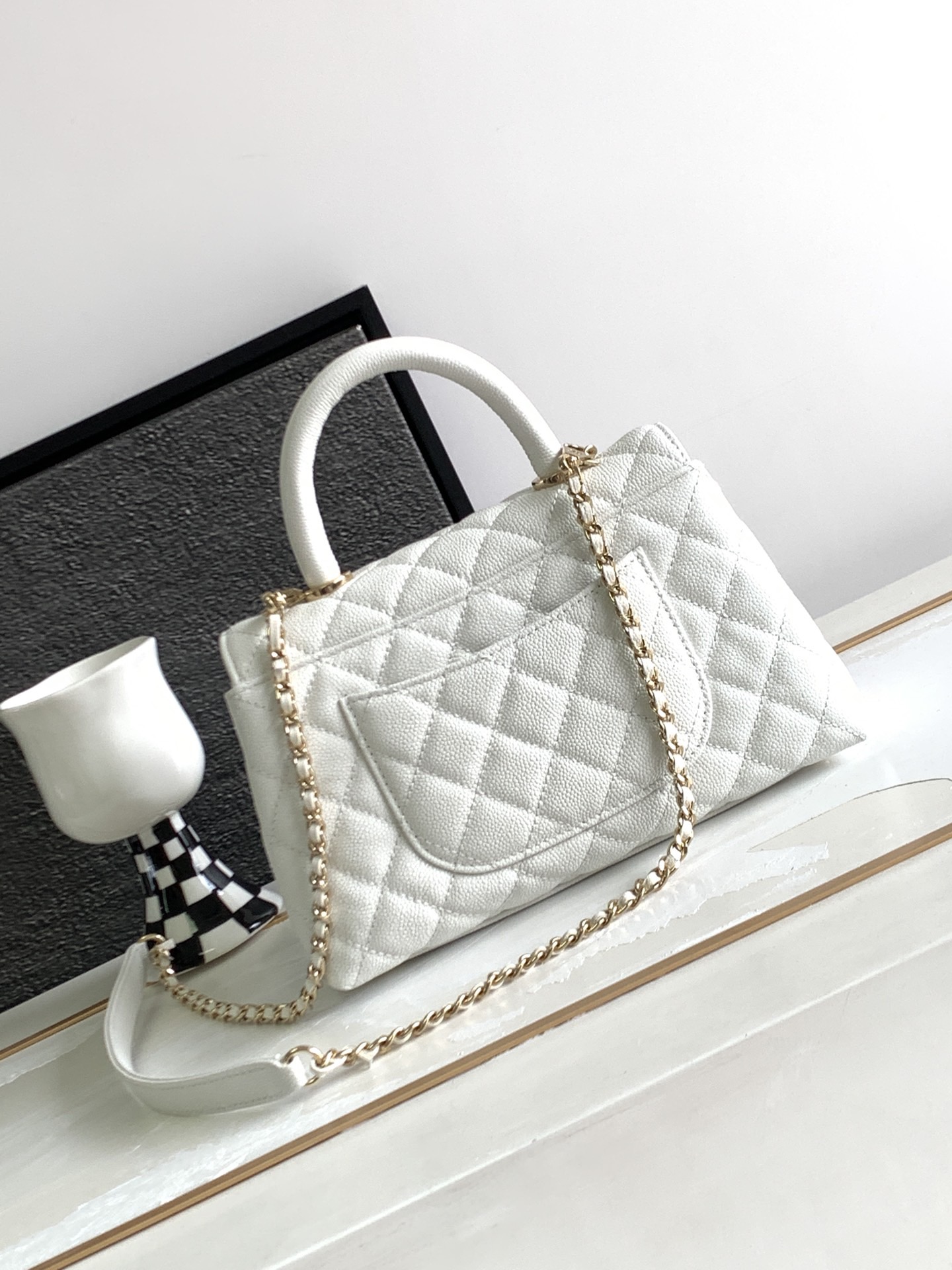 Chanel cocohandle Classic white 19cm