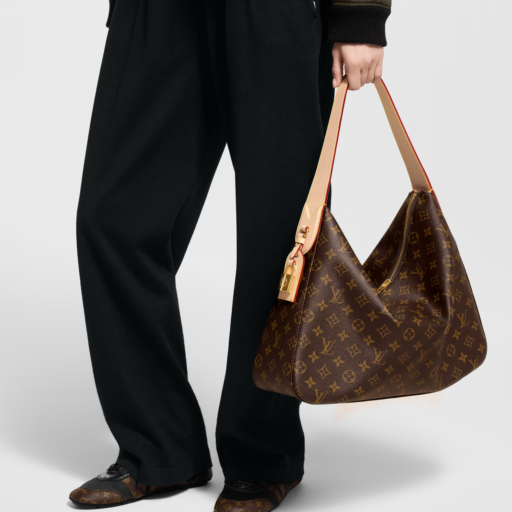 Louis Vuitton Classic Monogram Shoulder Bag 40cm/16in M12098
