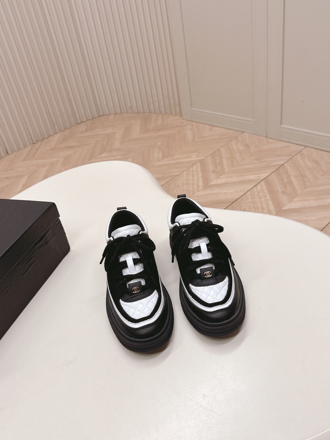 Chanel's new Panda sneakers - cnluxepick
