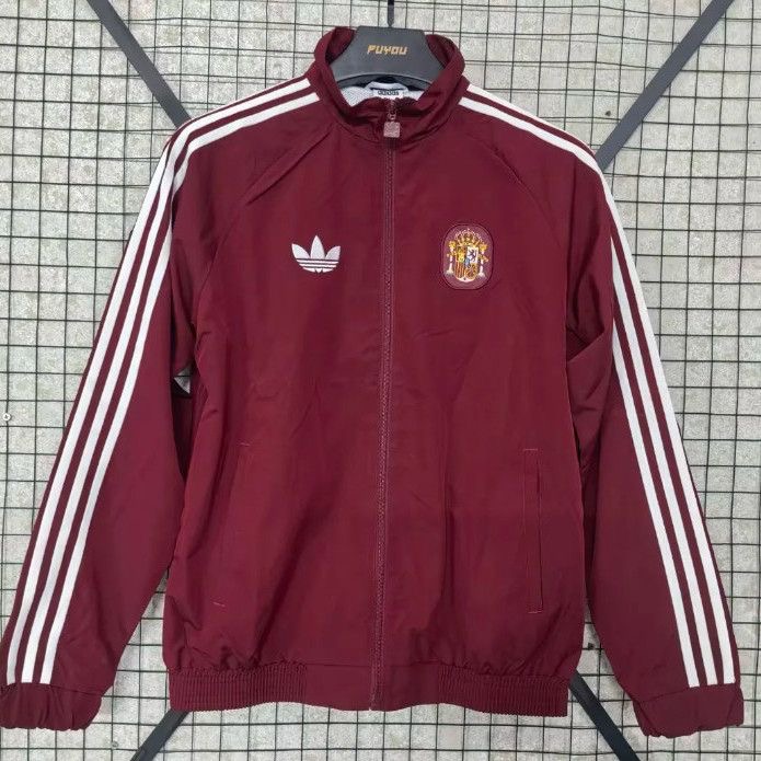 Spain 25-26 training jacket appears with long sleeved jacket