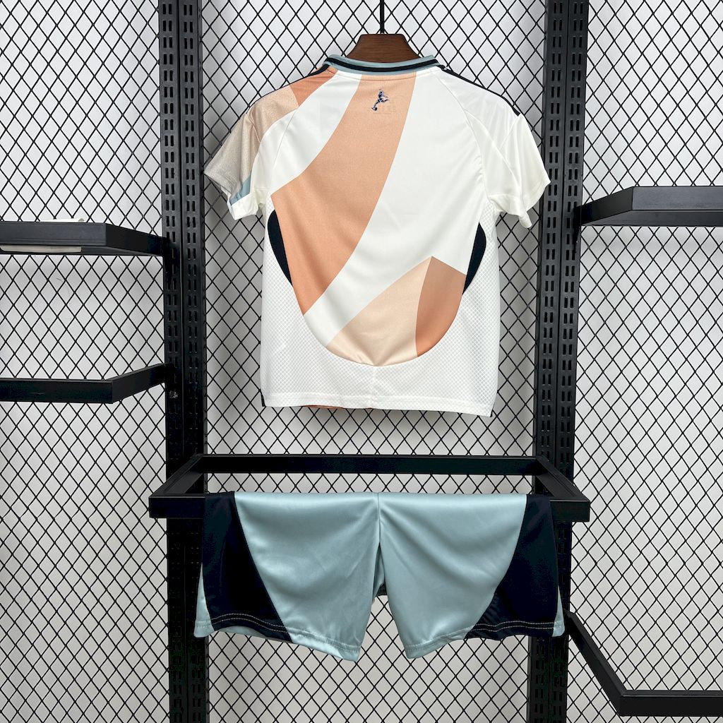 Kit Enfant Espagne€13.99