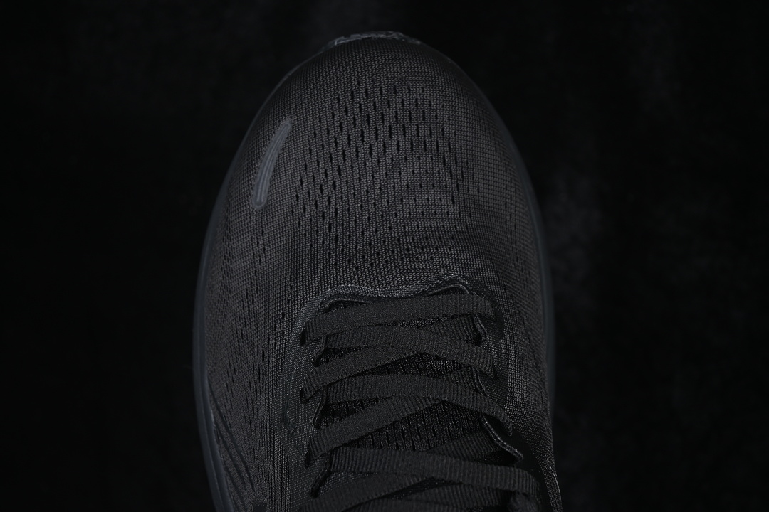 HOKA One One Clifton 11