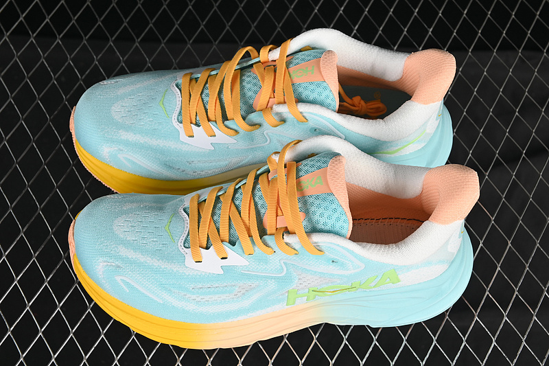 HOKA One One Clifton 10