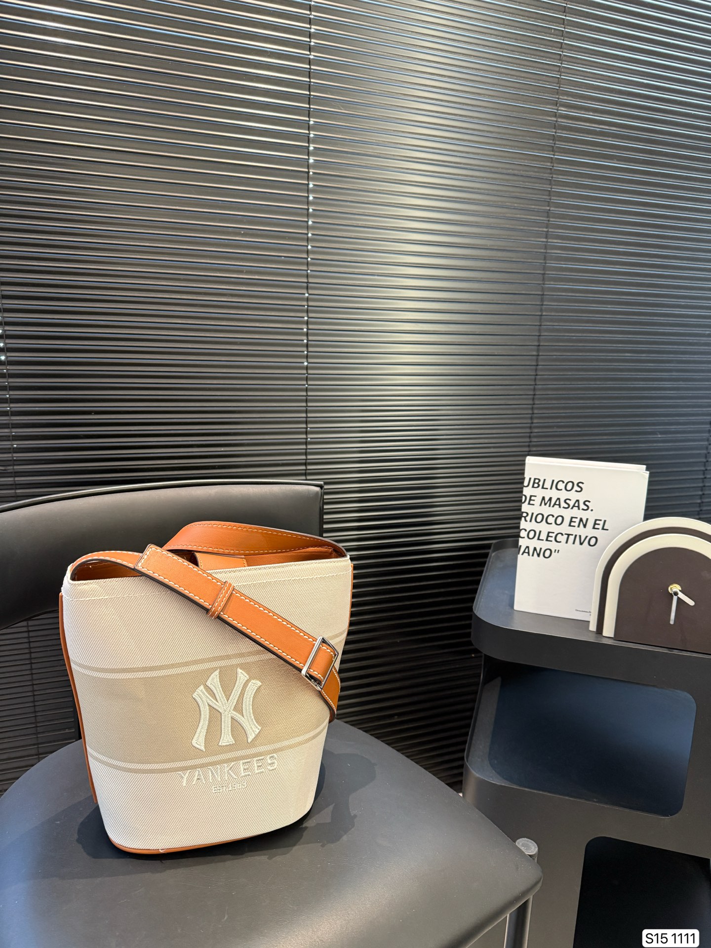 MLB bucket bag is practical and versatile crescent shape - cnluxepick