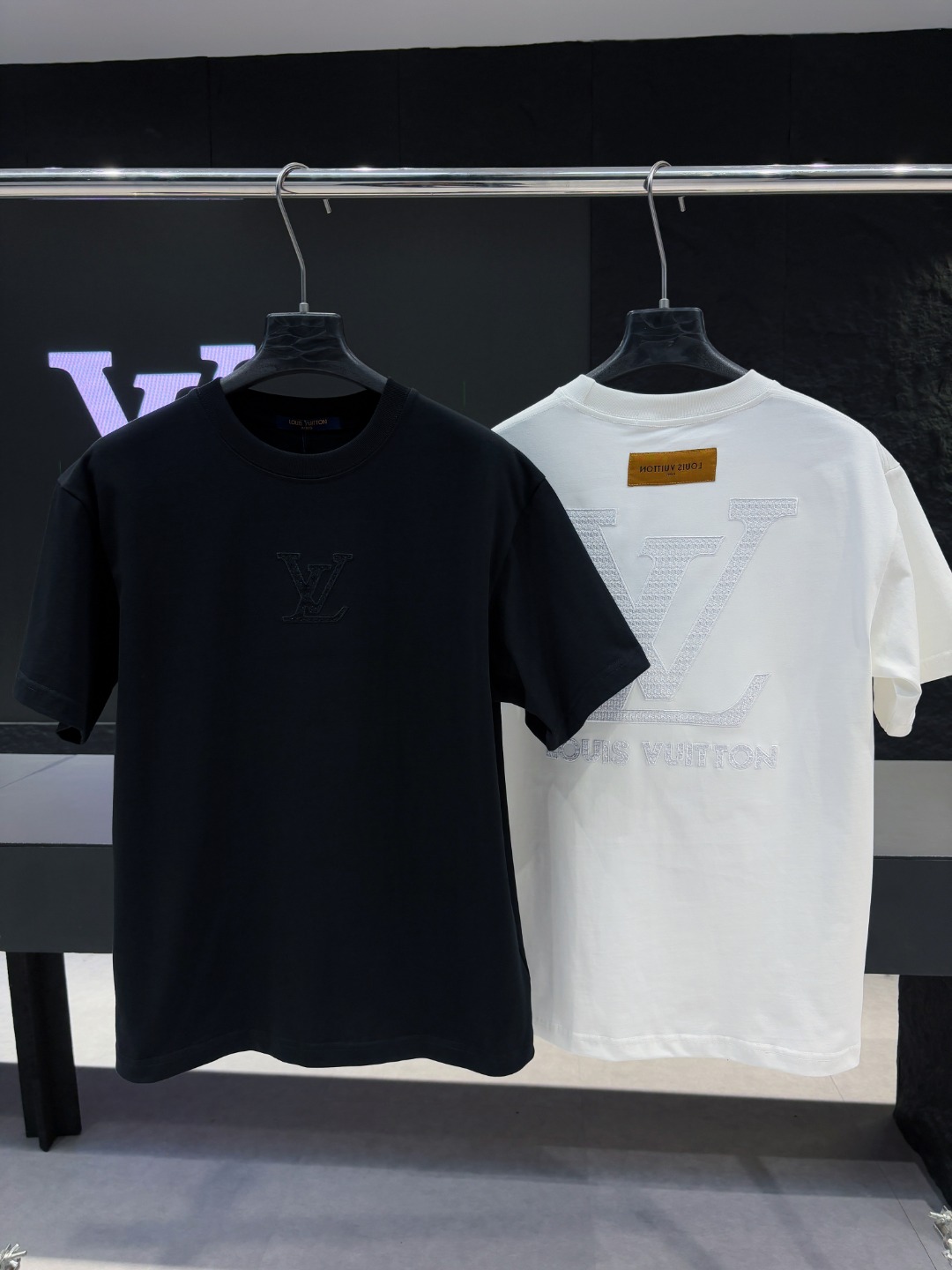 LV Embroidered Short-Sleeved T-shirt - cnluxepick