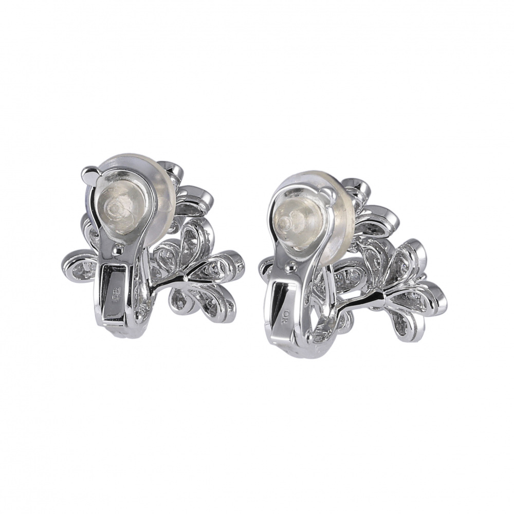 Van Cleef & Arpels Socrates 3 Flower Earrings 18K White Gold Diamond VCARB14300