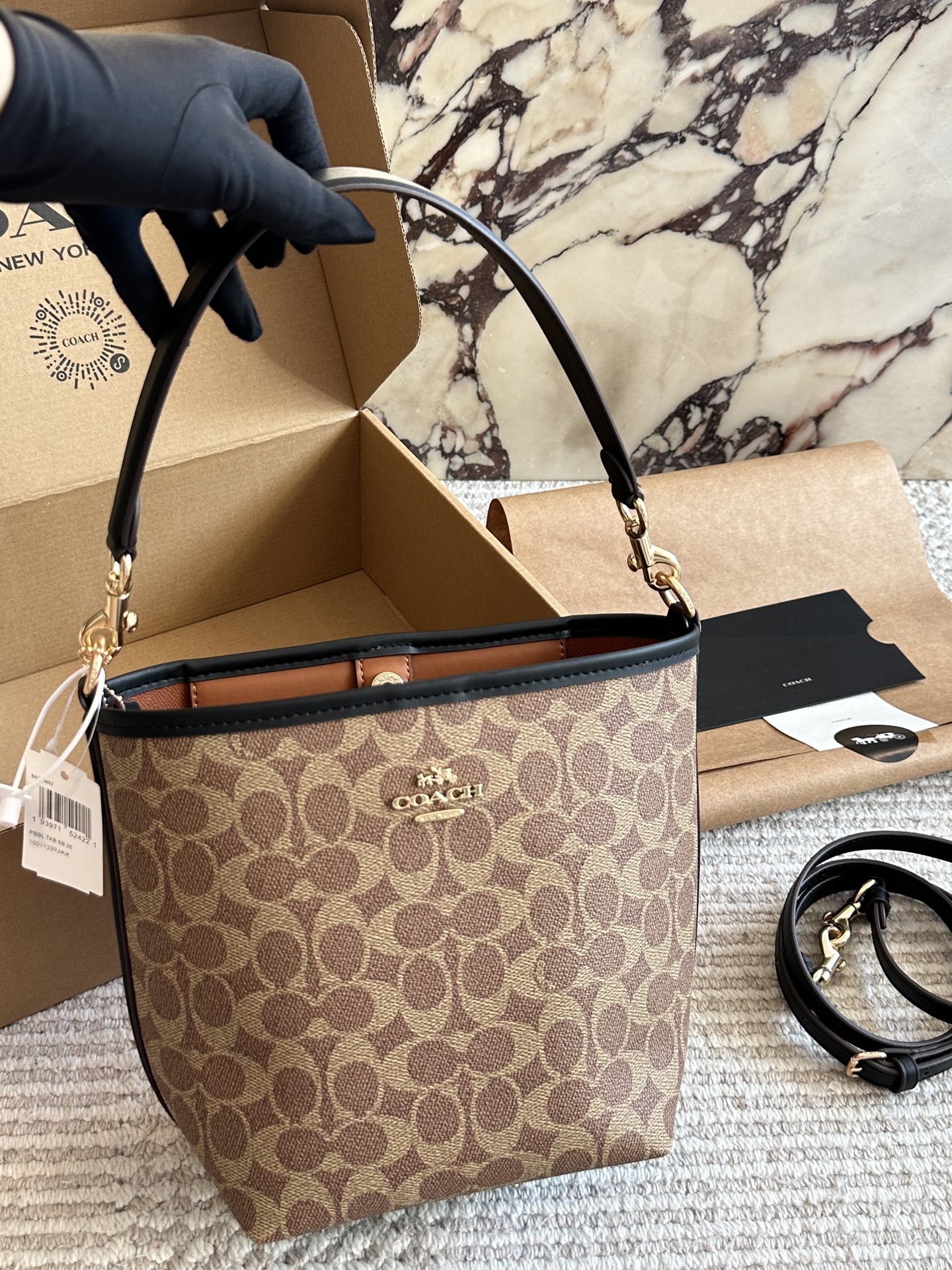 Coach's new bucket bag - cnluxepick
