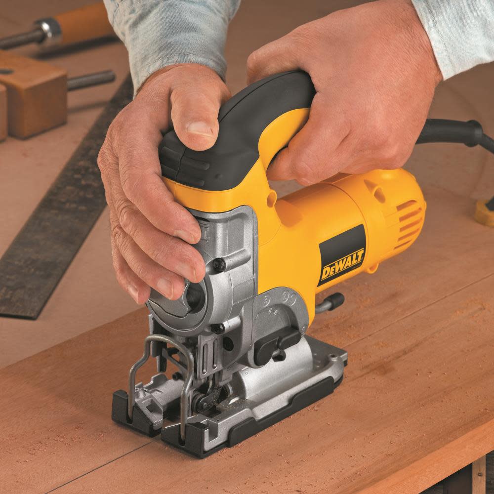 DEWALT HEAVY-DUTY VARIABLE SPEED TOP-HANDLE JIG SAW KIT (DW331K)