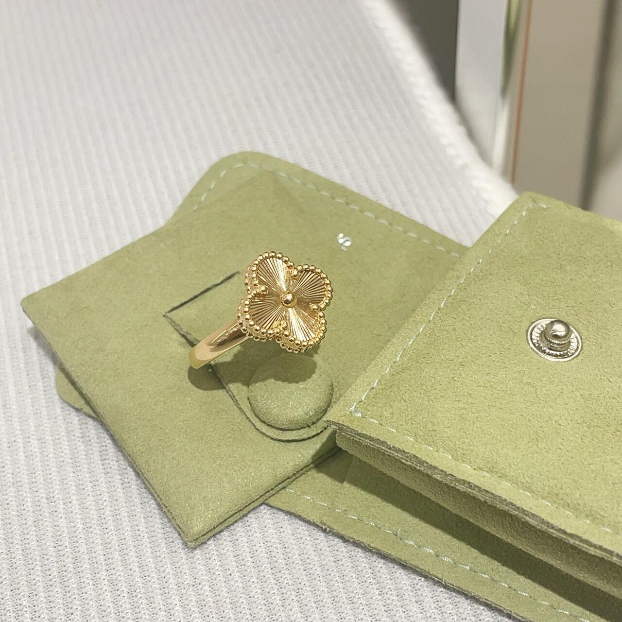 Van Cleef & Arpels four-leaf clover laser ring - cnluxepick