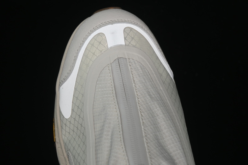 HOKA One One Project Transport