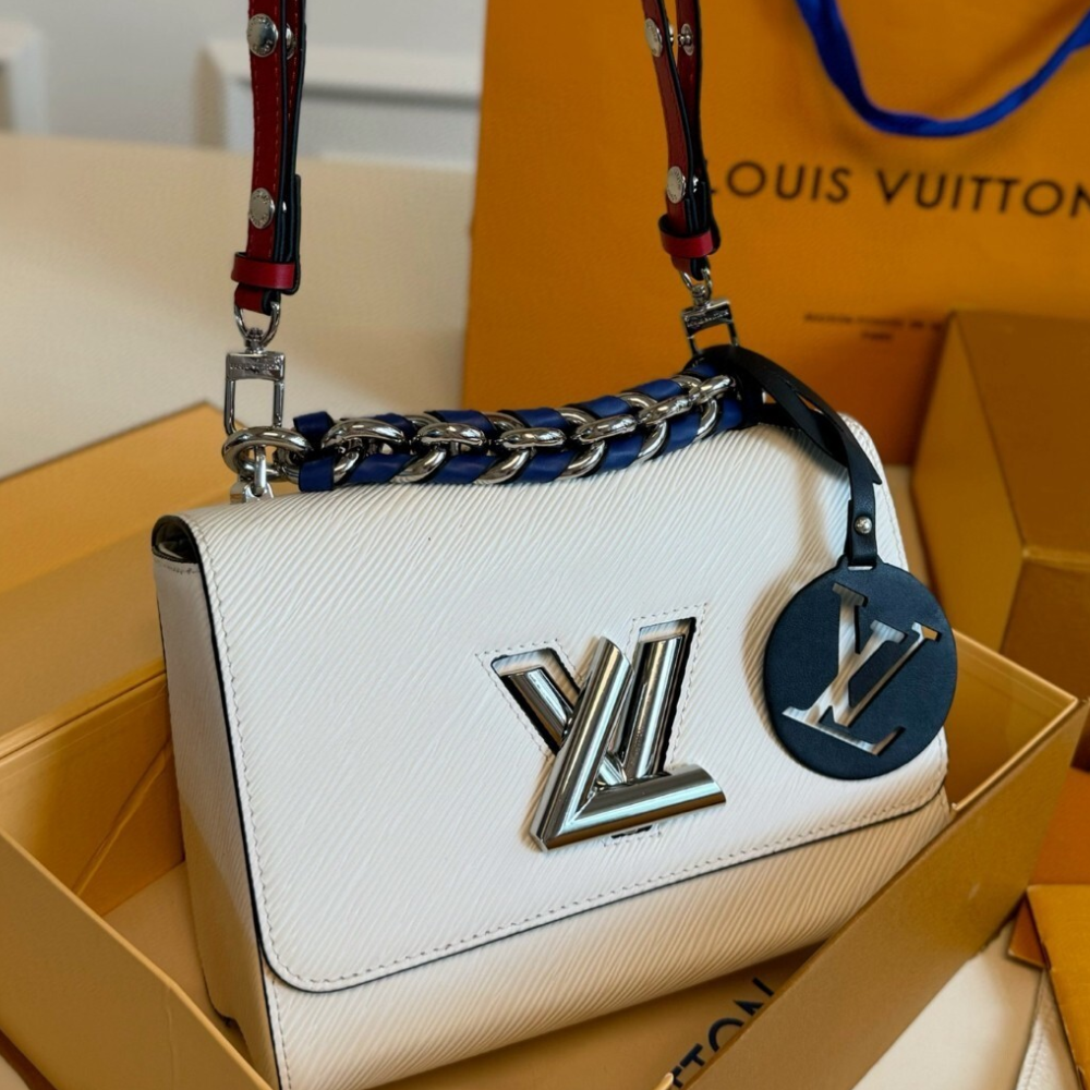 Louis Vuitton Twist MM White 9.1 Inches