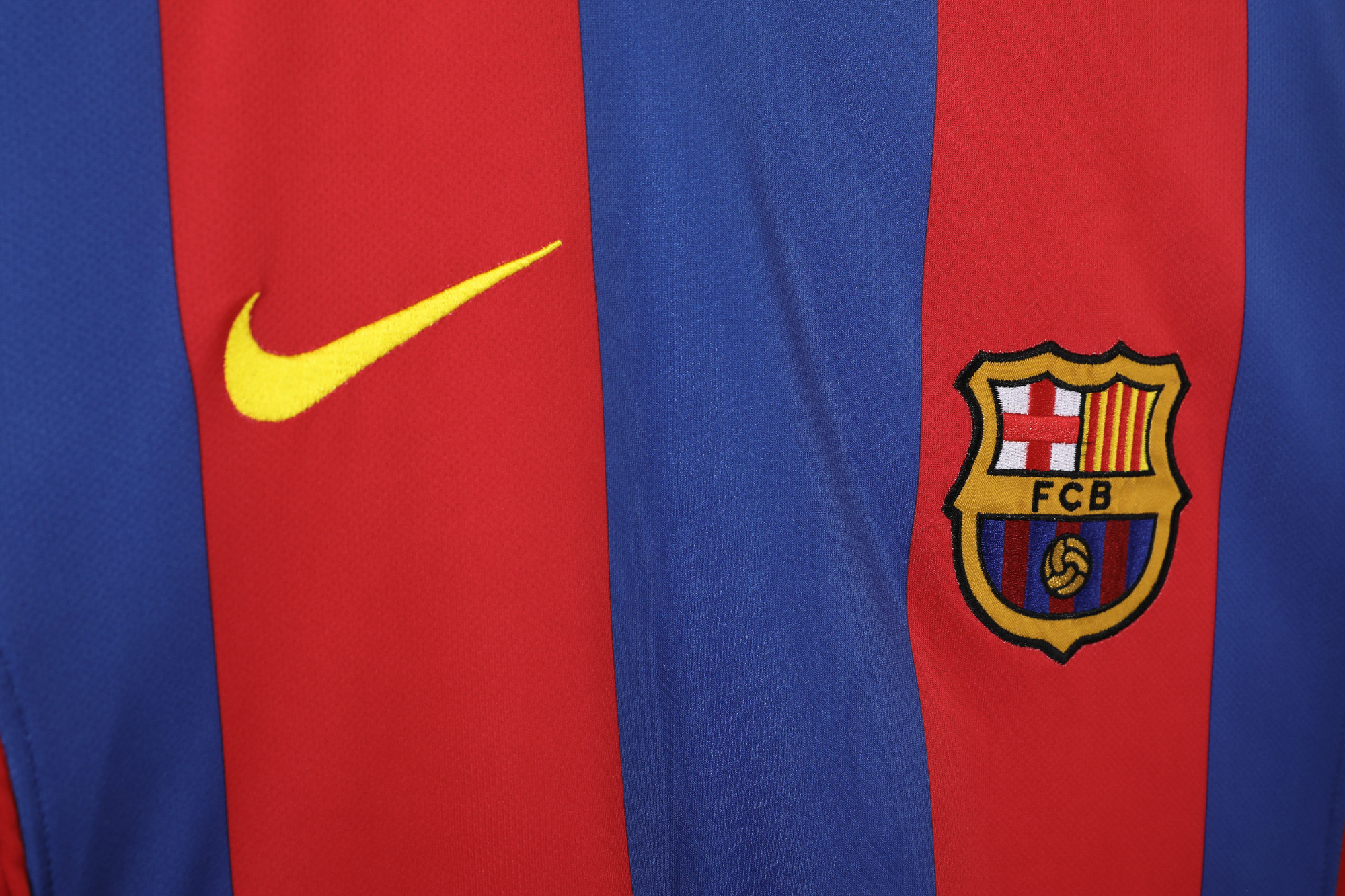 Retro 04/05 Barcelona Home S-XXL