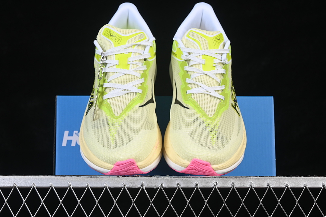HOKA One One Rocket X 3