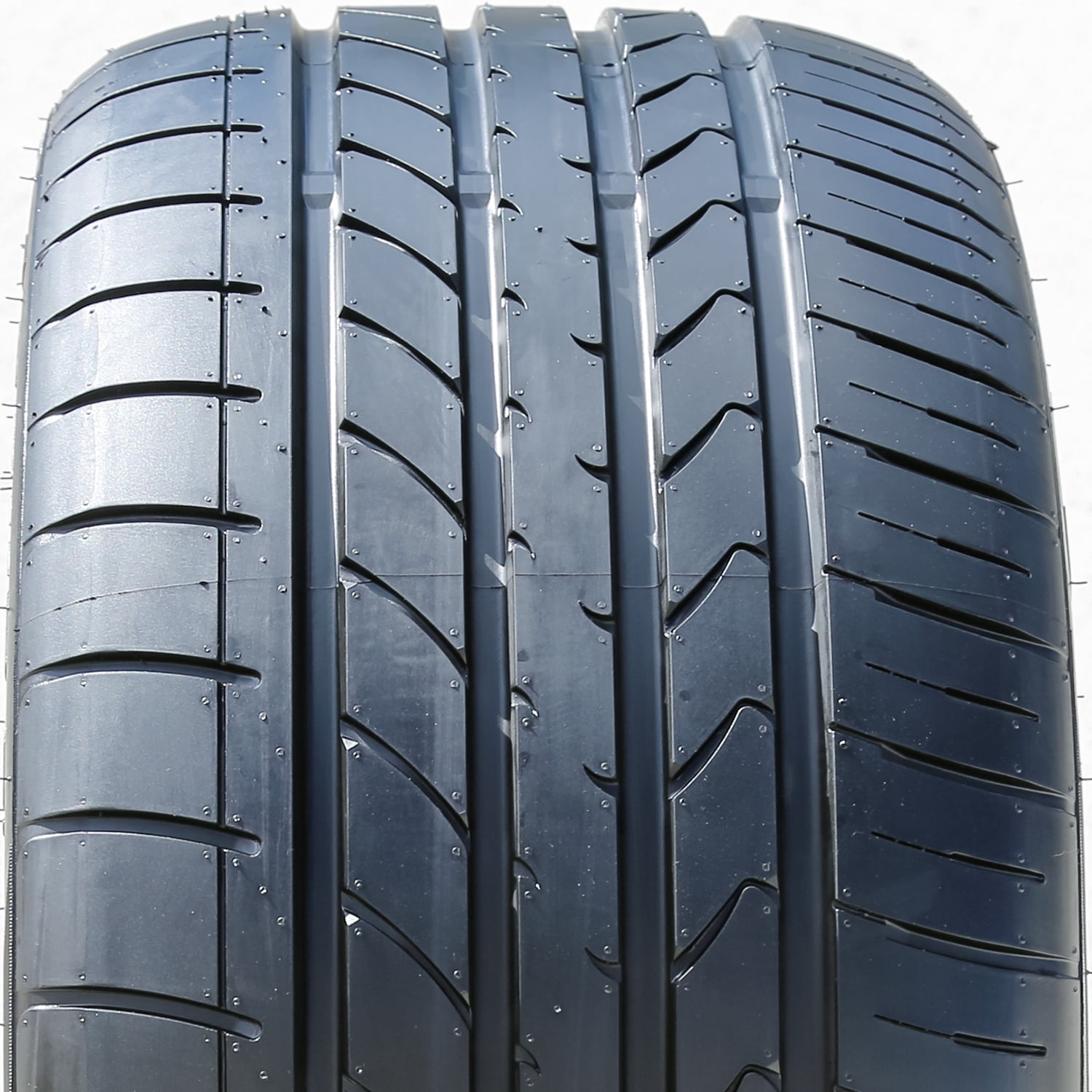 A set of 4 (quad) 235/40R20 ZR 96Y XL high performance tires