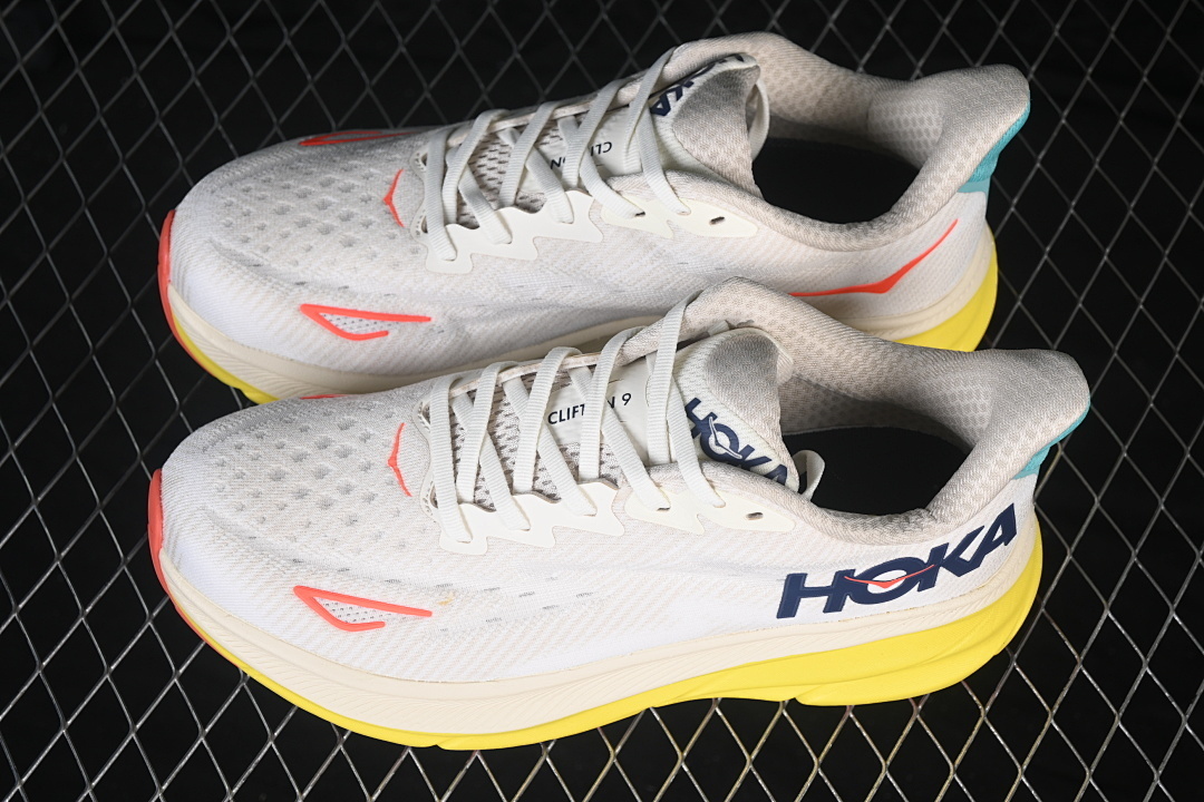HOKA One One Clifton 9