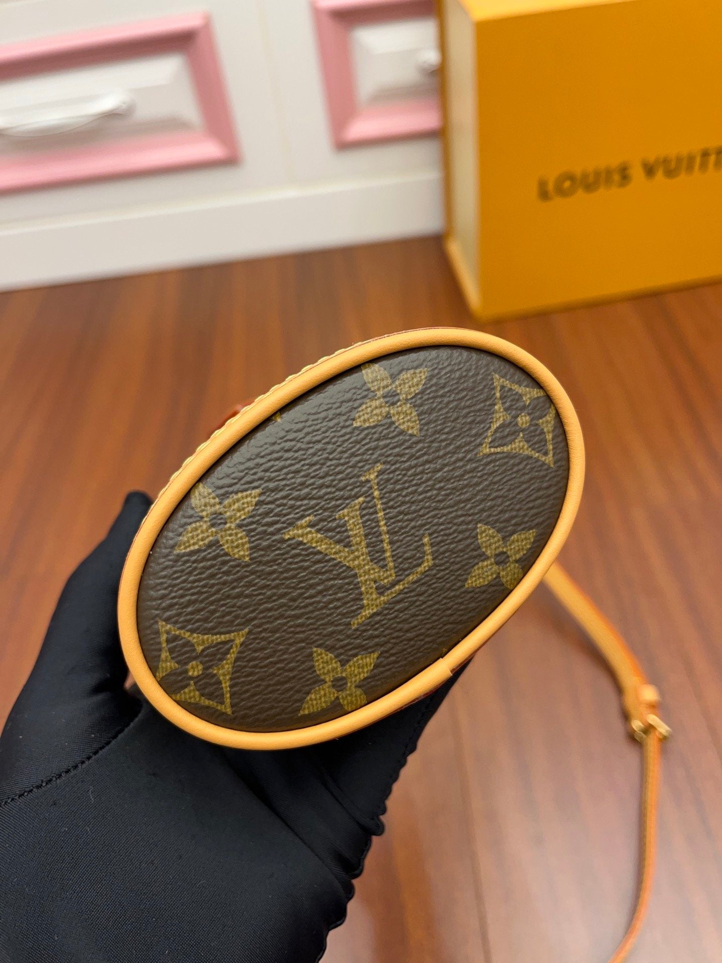 Louis Vuitton Fold Me Pouch 18Cm