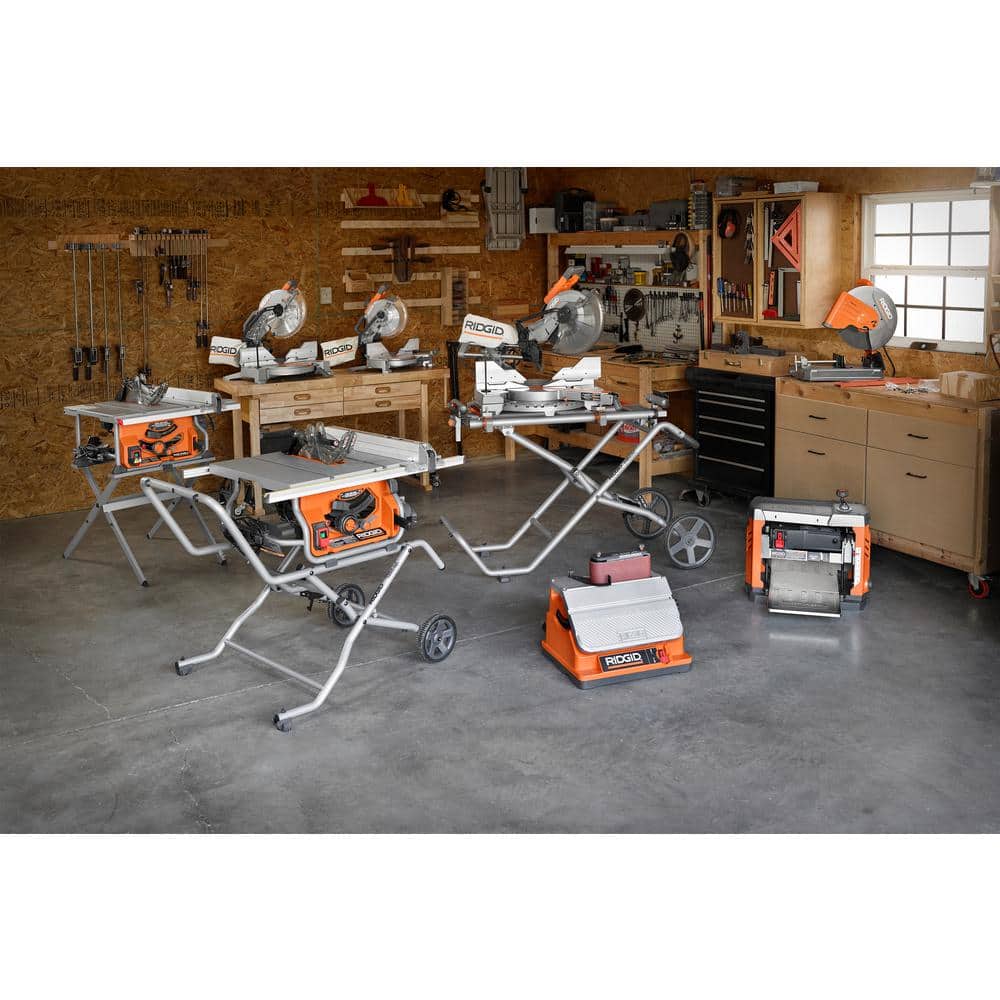 Ridgid Foldable Mobile Miter Saw Stand with Mounting Braces AC9946