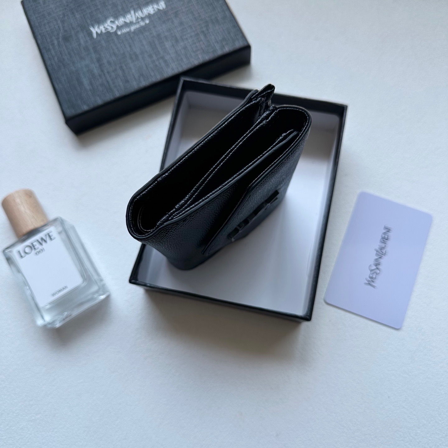 YSL's popular caviar leather small wallet - cnluxepick