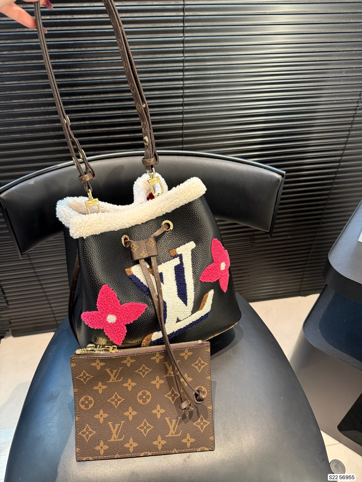 LV Teddy Bear Fur Bucket Bag - cnluxepick