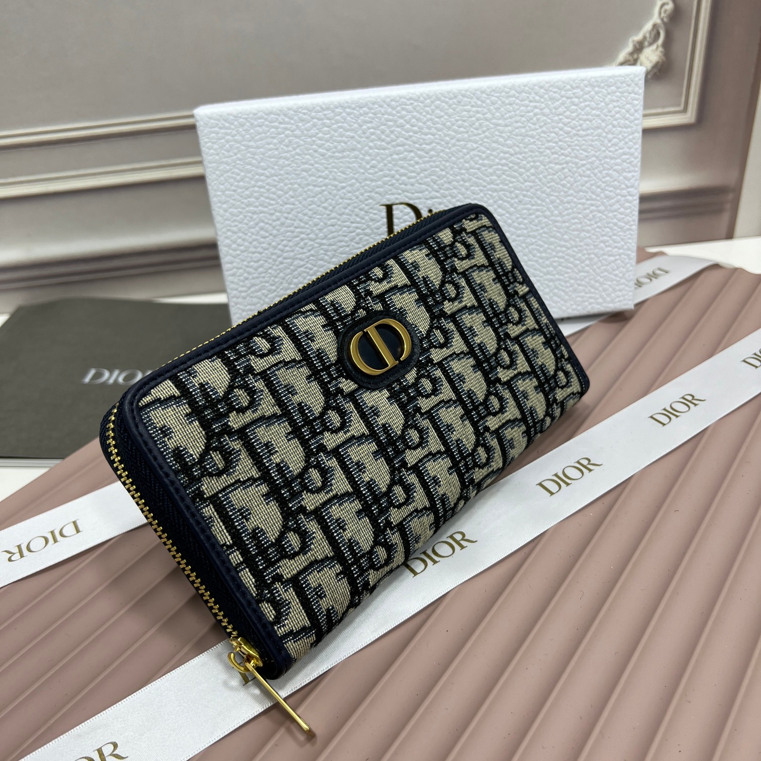 Dior 30 Montaigne Voyageur Slim Wallet - cnluxepick