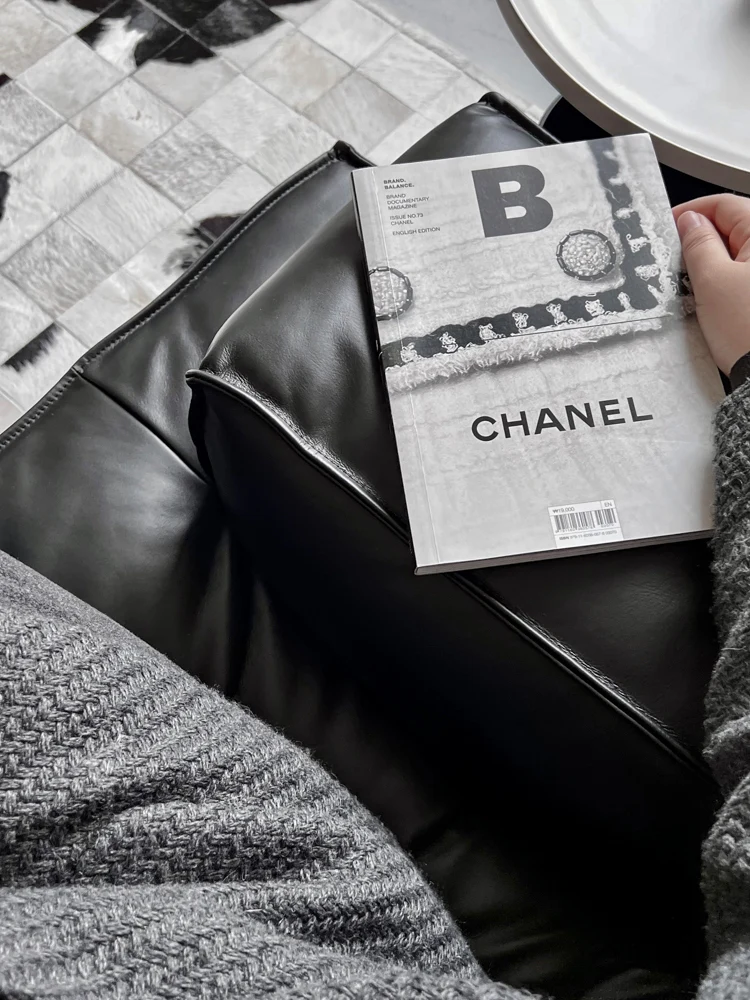 CH045 - Italian Black Leather Sofa: Premium Cowhide, Designer Luxe, Small Living Room