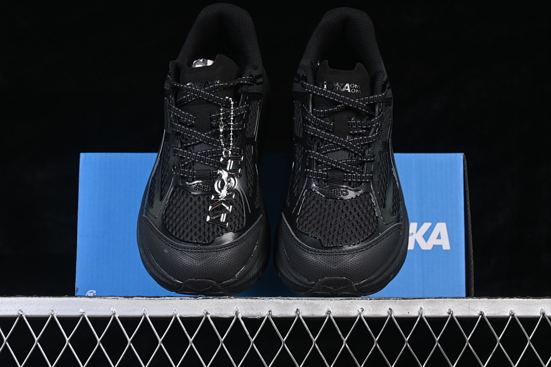 HOKA One One Clifton One 9