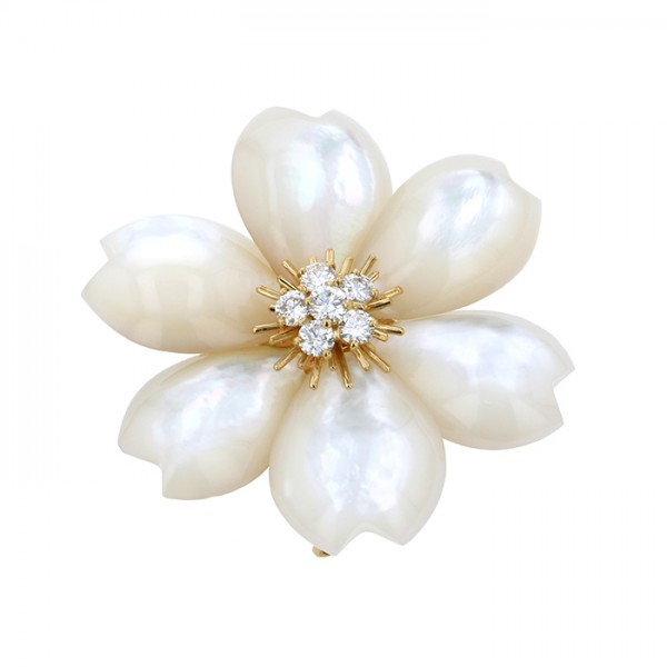 Van Cleef & Arpels Rose de Noël Accessory 18K Yellow Gold Mother of Pearl