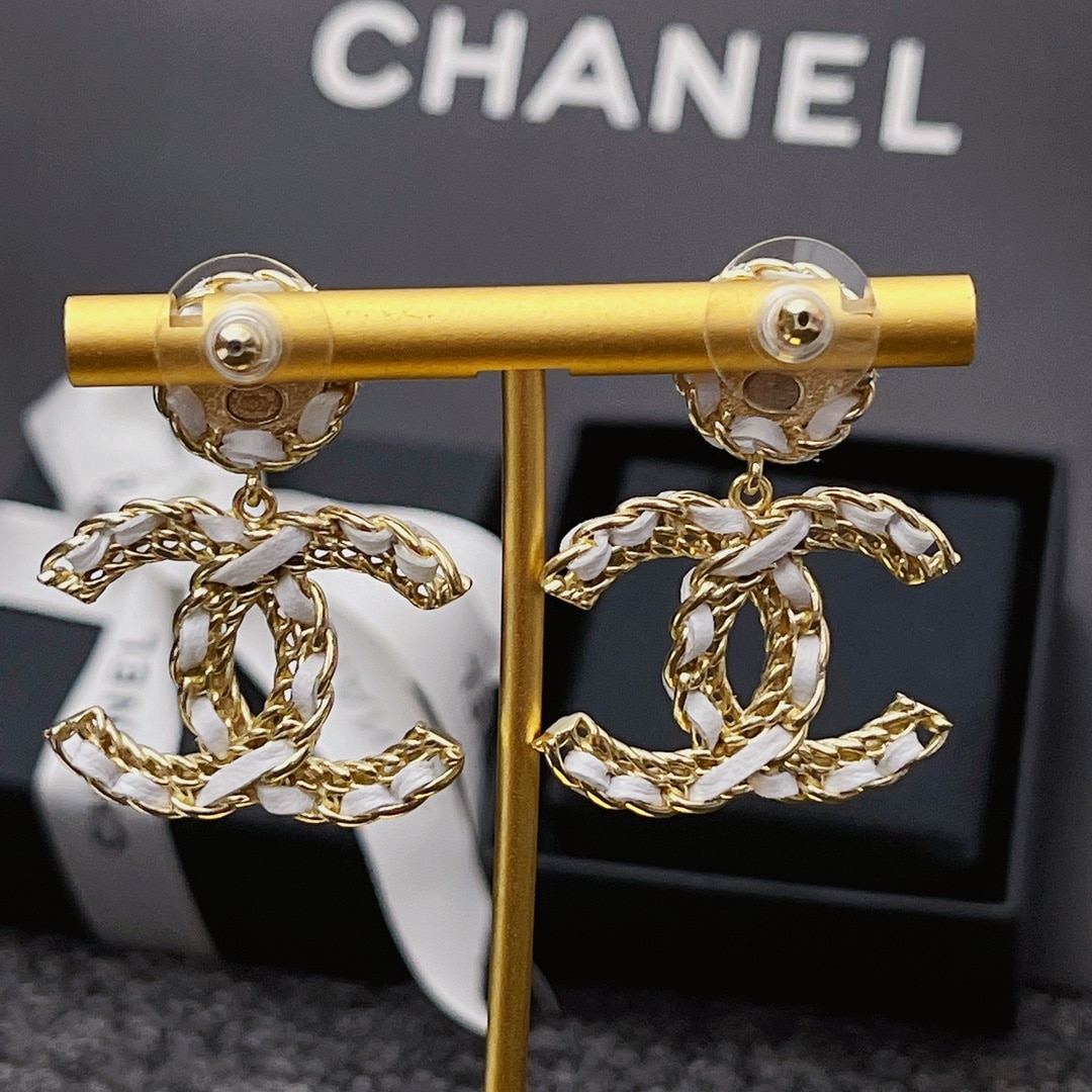 Chanel White Leather And Gold Metal Earrings