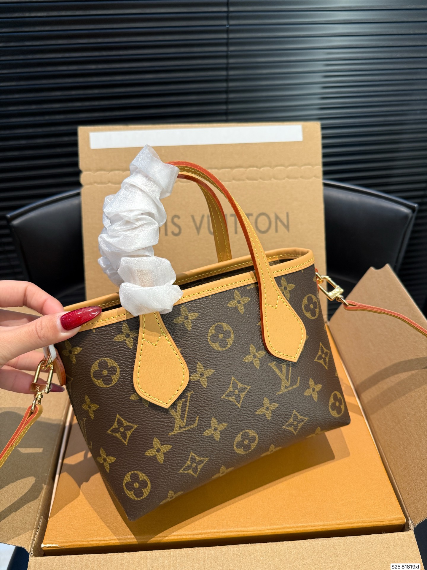 LV Versatile Tote Bag - cnluxepick
