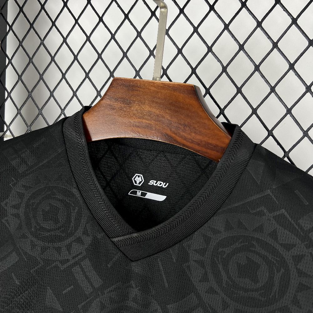 Wolverhampton maillot foot 2025 2026€14.99