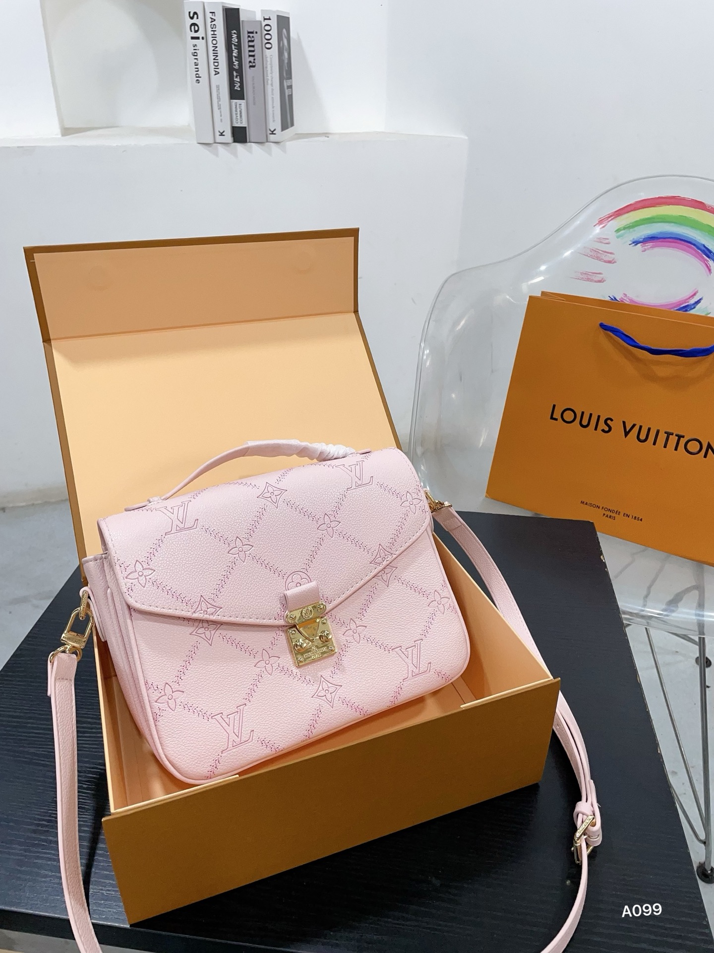 Lv New Messenger Bag - cnluxepick
