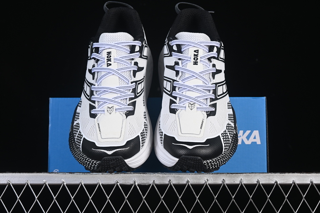 HOKA One One Speedgoat 2