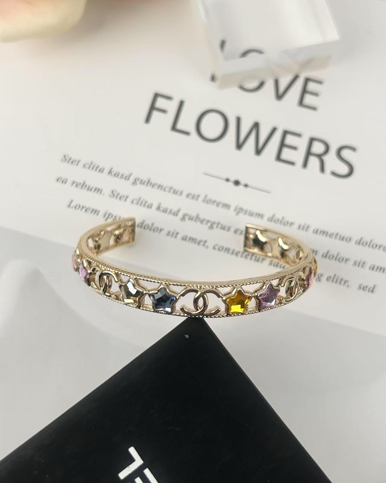 Chanel Five-pointed Star Color Diamond Hollow Open Bracelet - cnluxepick