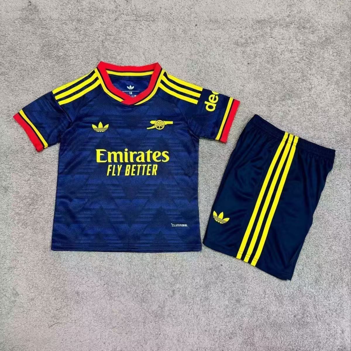 Arsenal 2627 away children's jersey