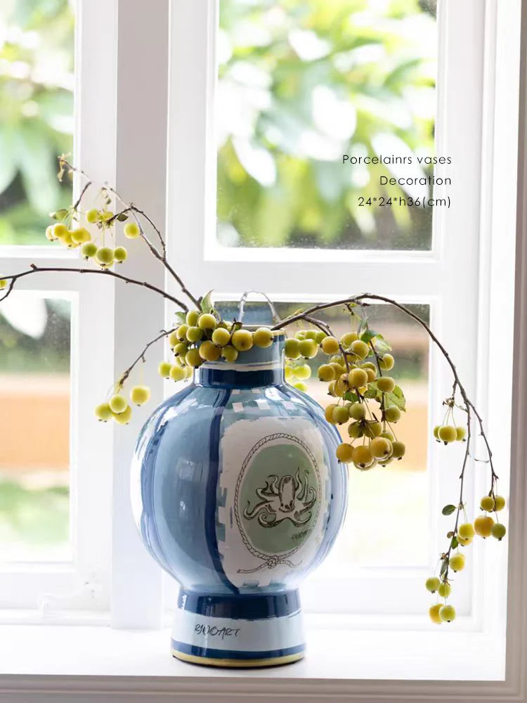 DC131 - Home Decor ITALY. Antique Blue and White Porcelain 