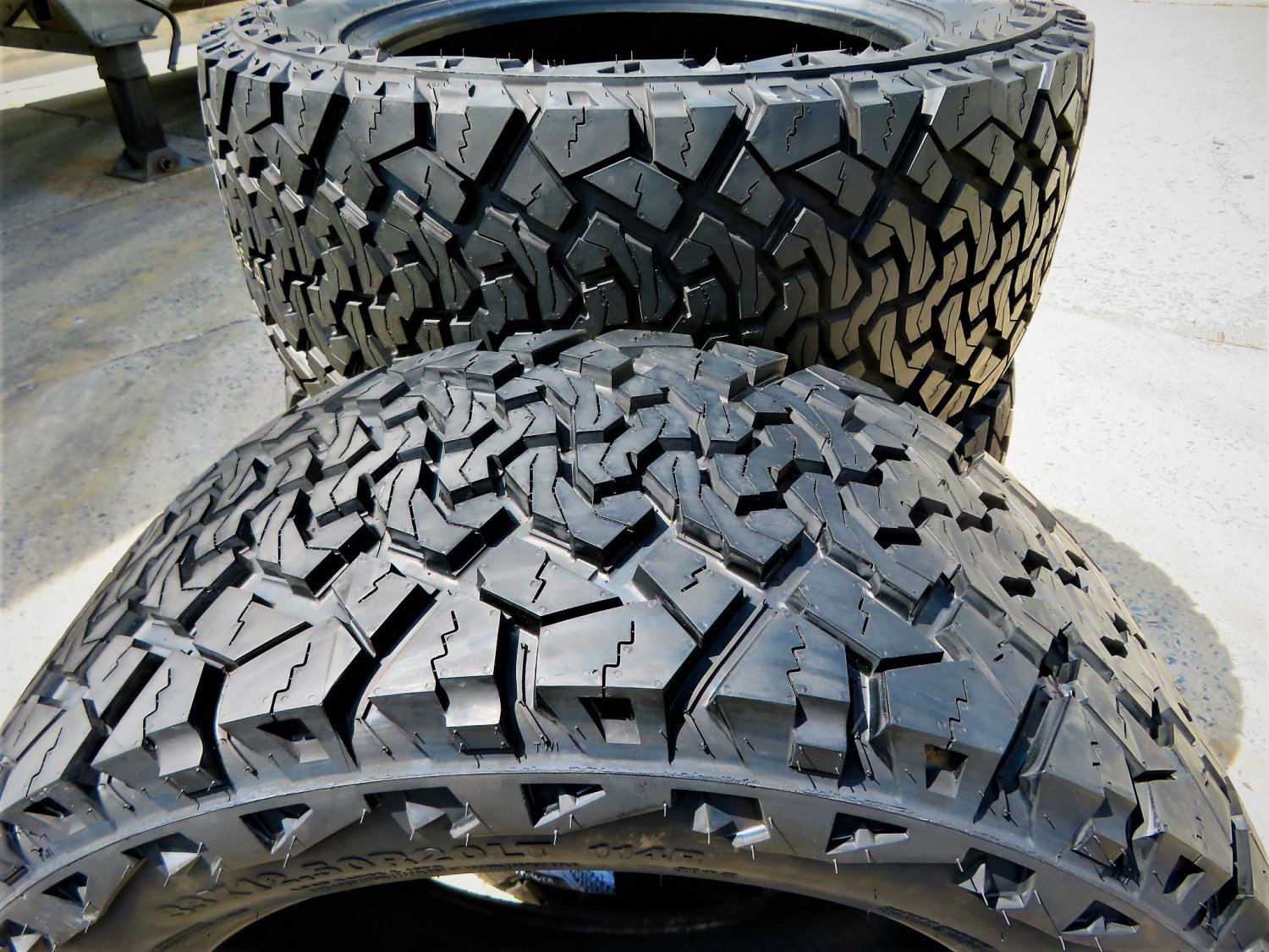 Venom Power Terra Hunter X/T LT 33X12.50R20 Load F 12 Ply XT Extreme Terrain