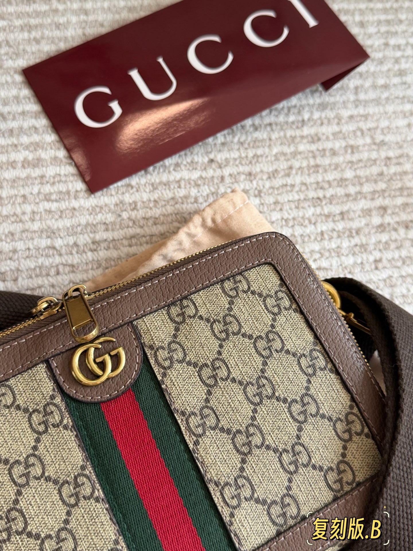GUCCI Black Camera Bag - cnluxepick