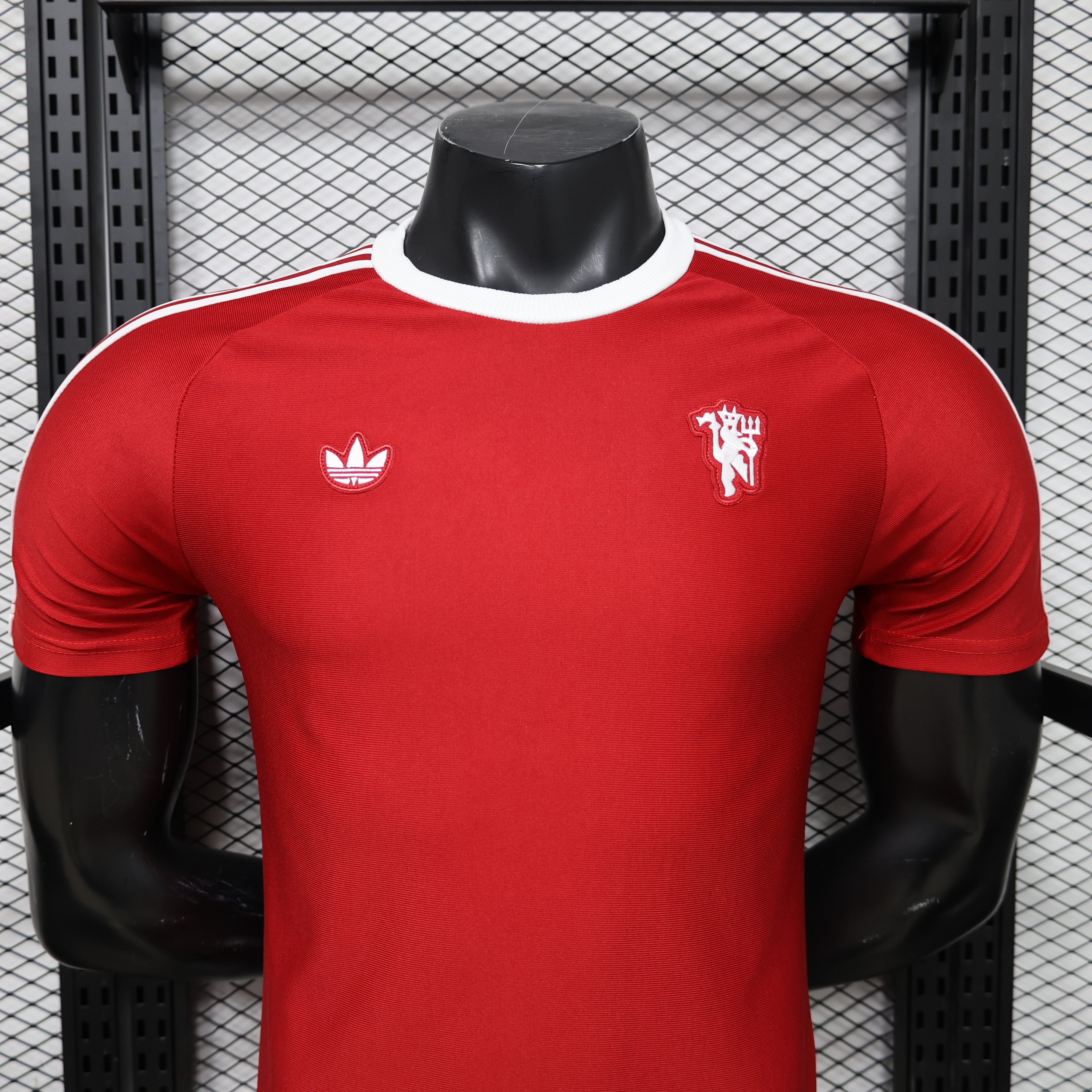 Manchester United x adidas Originals T-Shirt Red