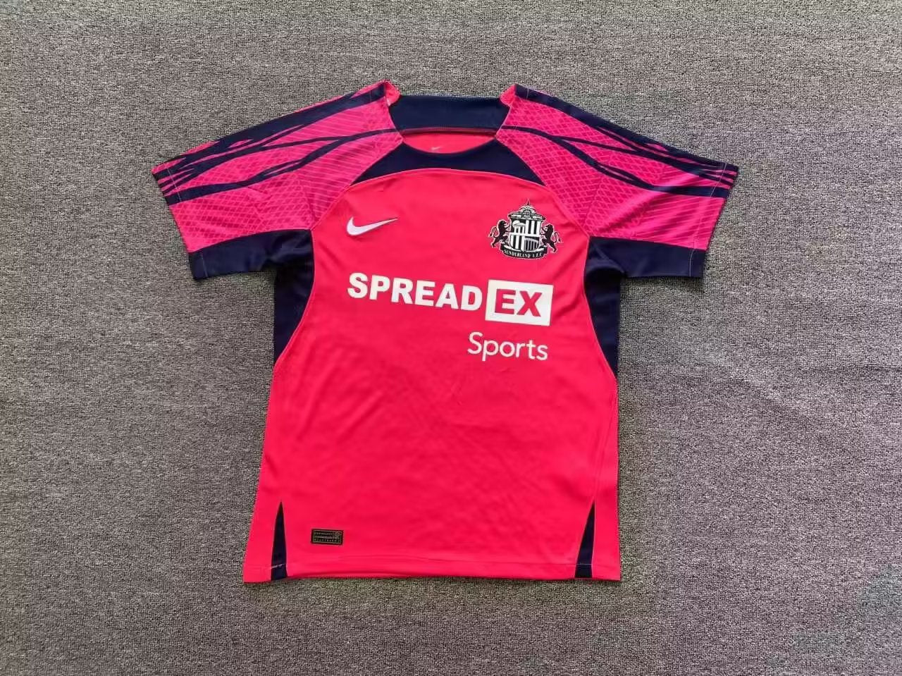 Sunderland maillot foot 2023 2024€14.99