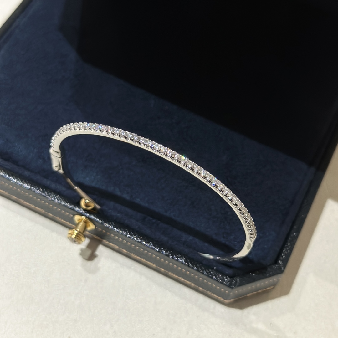De Beers Diamond Bracelet - cnluxepick