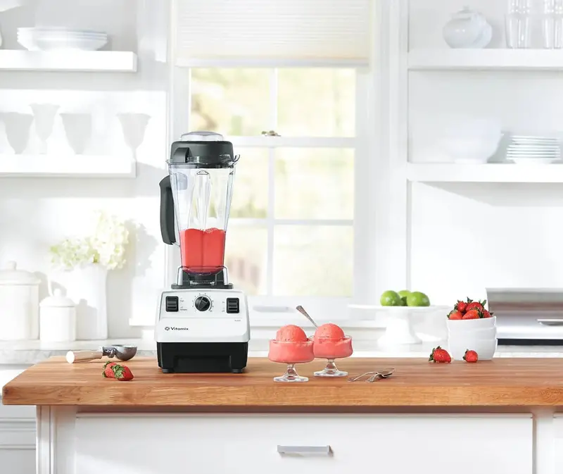 Vitamix 5200 Professional Blender – 64 oz Self-Cleaning Container, Black