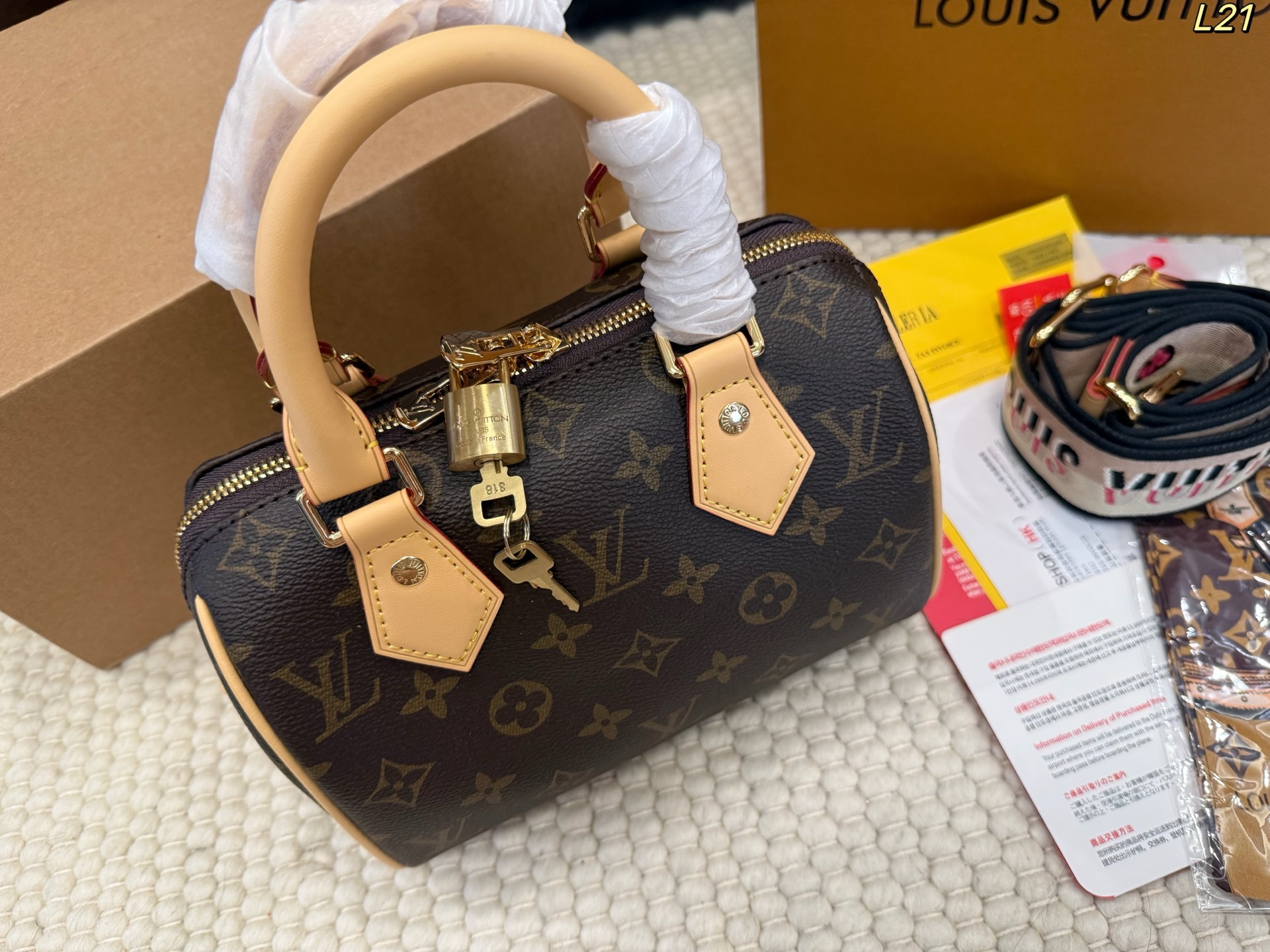 LV Pillow Bag - cnluxepick