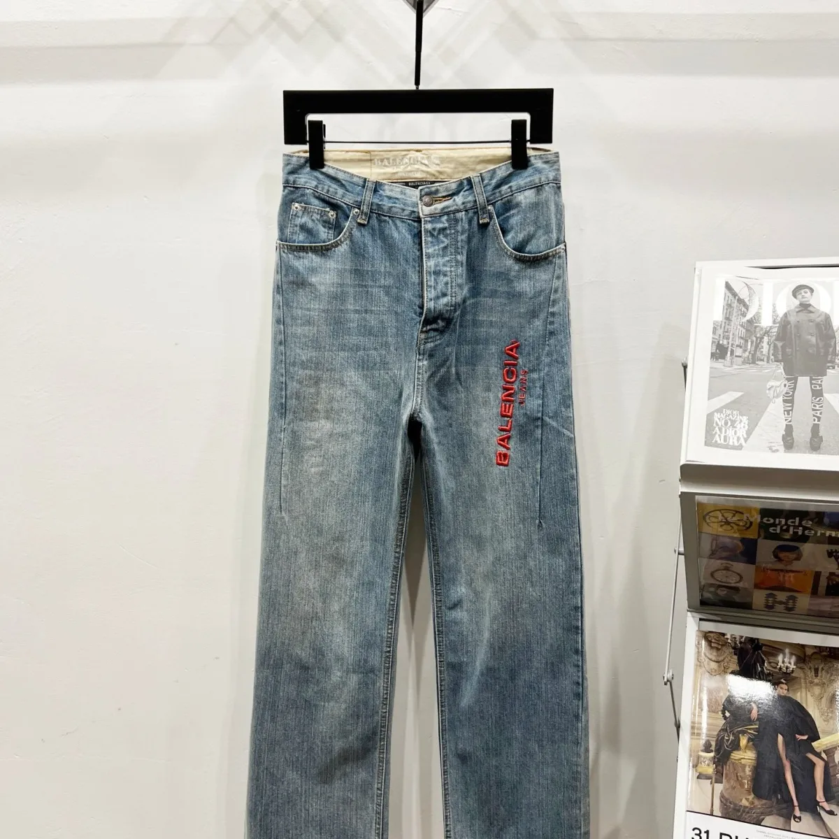 Balenciaga loose-fitting embroidered vintage jeans - cnluxepick