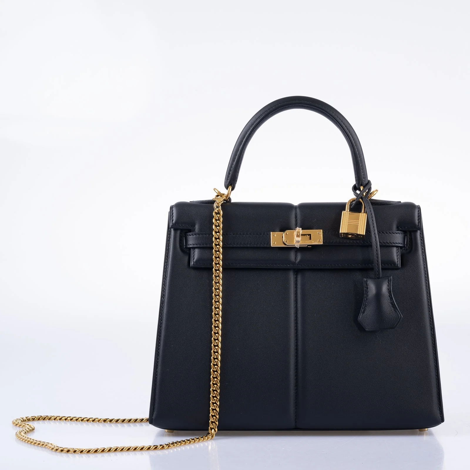 Hermès Kelly 25 Padded Sellier Black Barenia and Swift Leather Gold Hardware