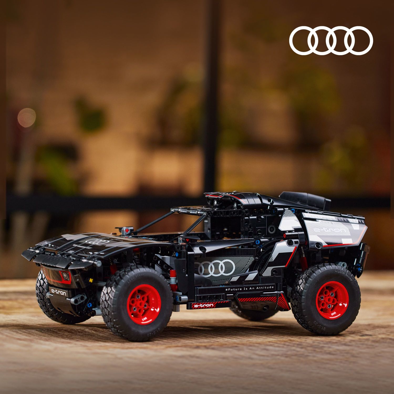 LEGO - Technic Audi RS Q e-tron 42160