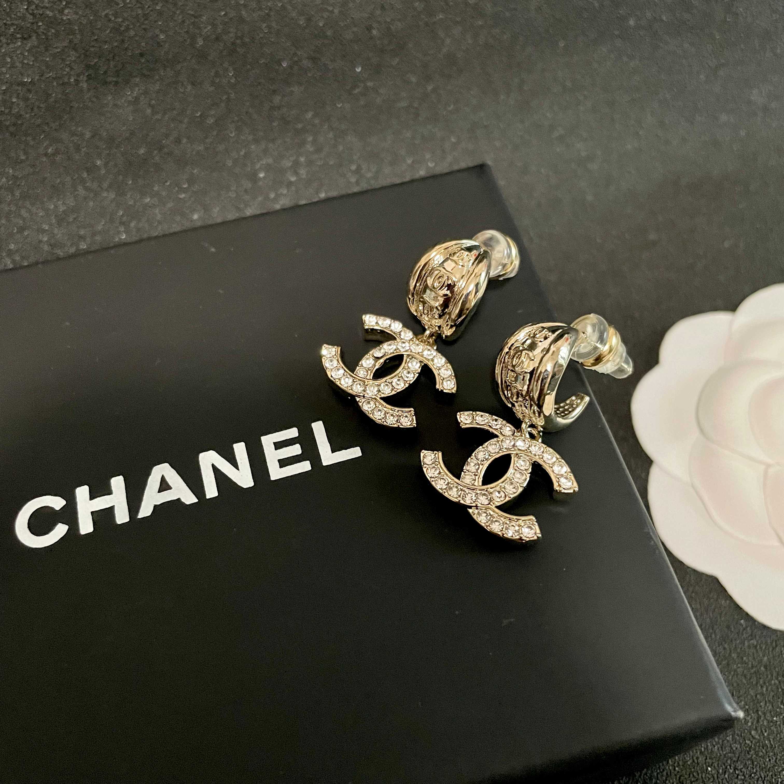 Chanel Fashion Earrings - cnluxepick