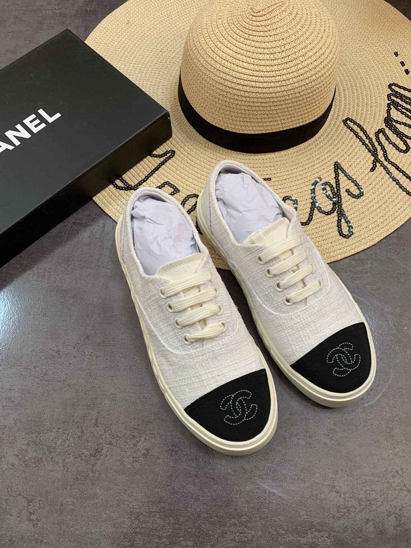 Chanel Cc Sneakers Canvas Mix In White