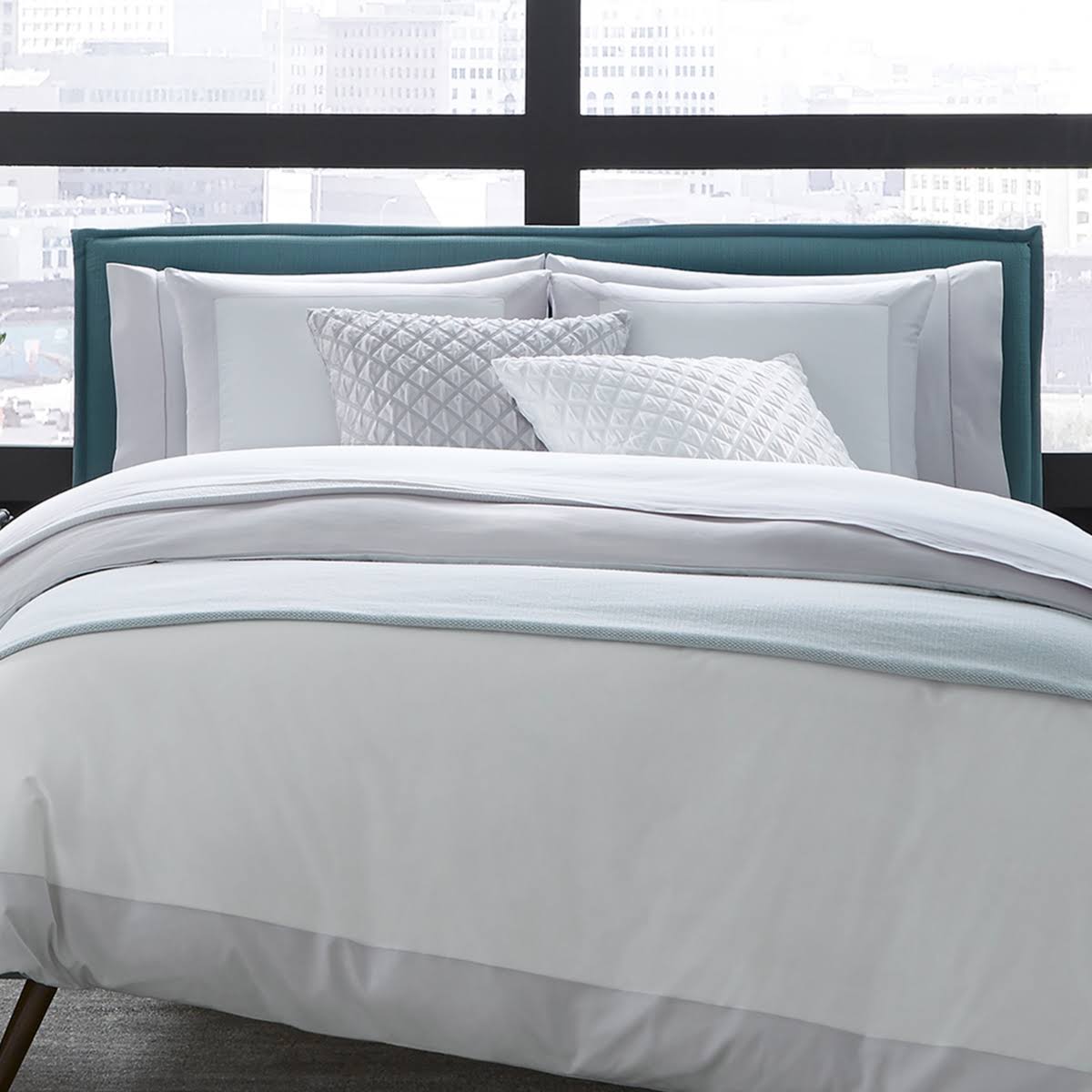 Sferra Casida Standard Sham - White/Poolside